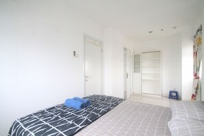 Room - Apartemen Green Pramuka City by Aparian (Jakarta)