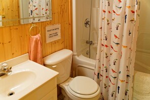 Comfort House, Private Bathroom, River View (Black River Cottage) | Bathroom - Black River Cottage (Prince Edward)