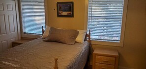 2 slaapkamers, een strijkplank/strijkijzer, wifi, beddengoed