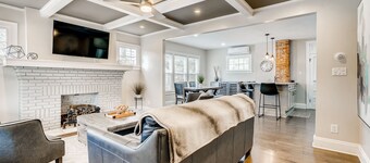 Renovert Grand Opening 2 KIngs / Sleeps 4 | Kom deg overalt i Columbus!