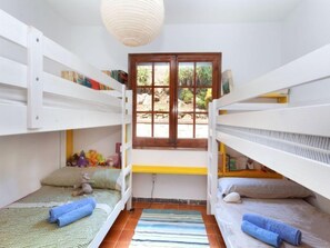 4 chambres, fer et planche à repasser, Wi-Fi