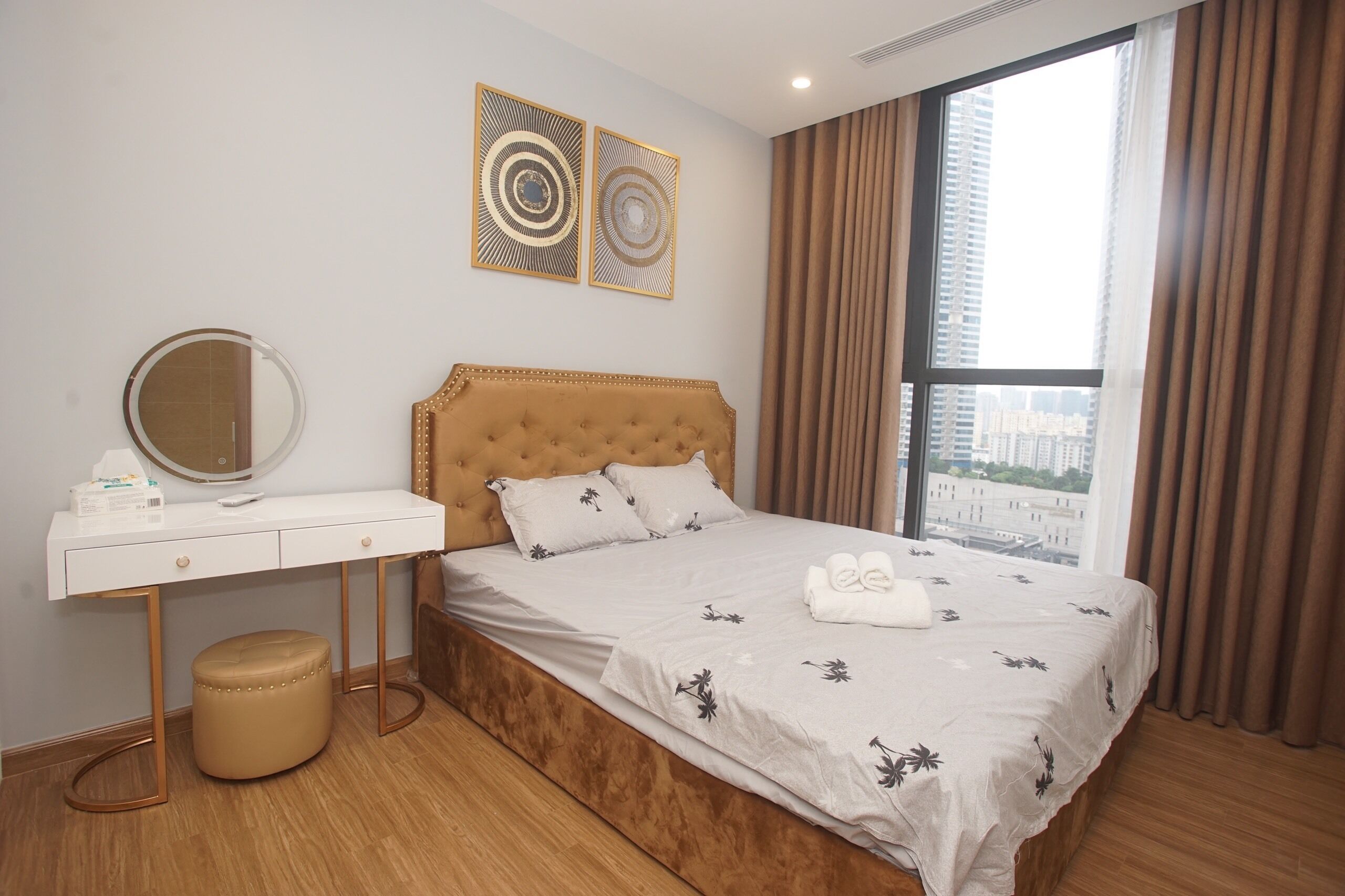 3 chambres, fer et planche à repasser, Wi-Fi, draps fournis