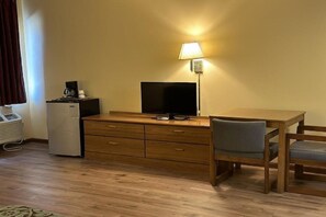 Interior - Days Inn by Wyndham El Paso (El Paso)