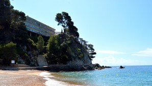 Unclassified image, 5 of 36, button - LES TERRASSES de Cala Llevado (Tossa del mar)