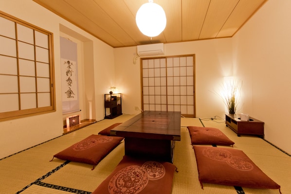 Three-Bedroom House | 3 bedrooms, free WiFi - Casa Tokyo (Tokyo)
