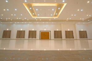 Banquet hall - Hotel President Banquet & Lawns (Chhatrapati Sambhajinagar)