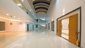 Ảnh chưa phân loại, 3 trong số 28 ảnh, nút
