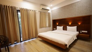 Ảnh chưa phân loại, 2 trong số 28 ảnh, nút