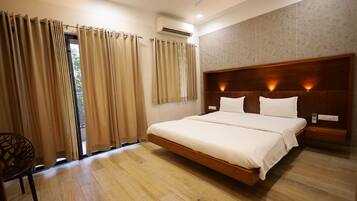 Decoración personalizada, muebles diferentes y ropa de cama