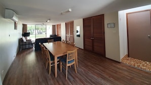 BHU 6 | In-room dining - Busselton Holiday Units (Busselton)