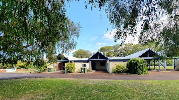 Exterior - Busselton Holiday Units (Busselton)