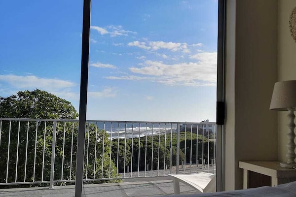 Cottage, Beachside | Water view