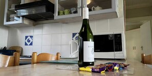 Småhus, ved stranden | Eget kjøkken | Kjøleskap, mikrobølgeovn, ovn og kokeplater