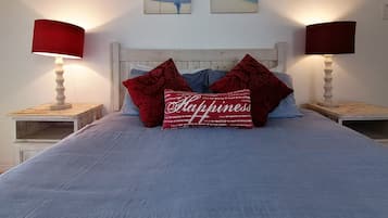 Cottage, Beachside | 4 bedrooms, desk