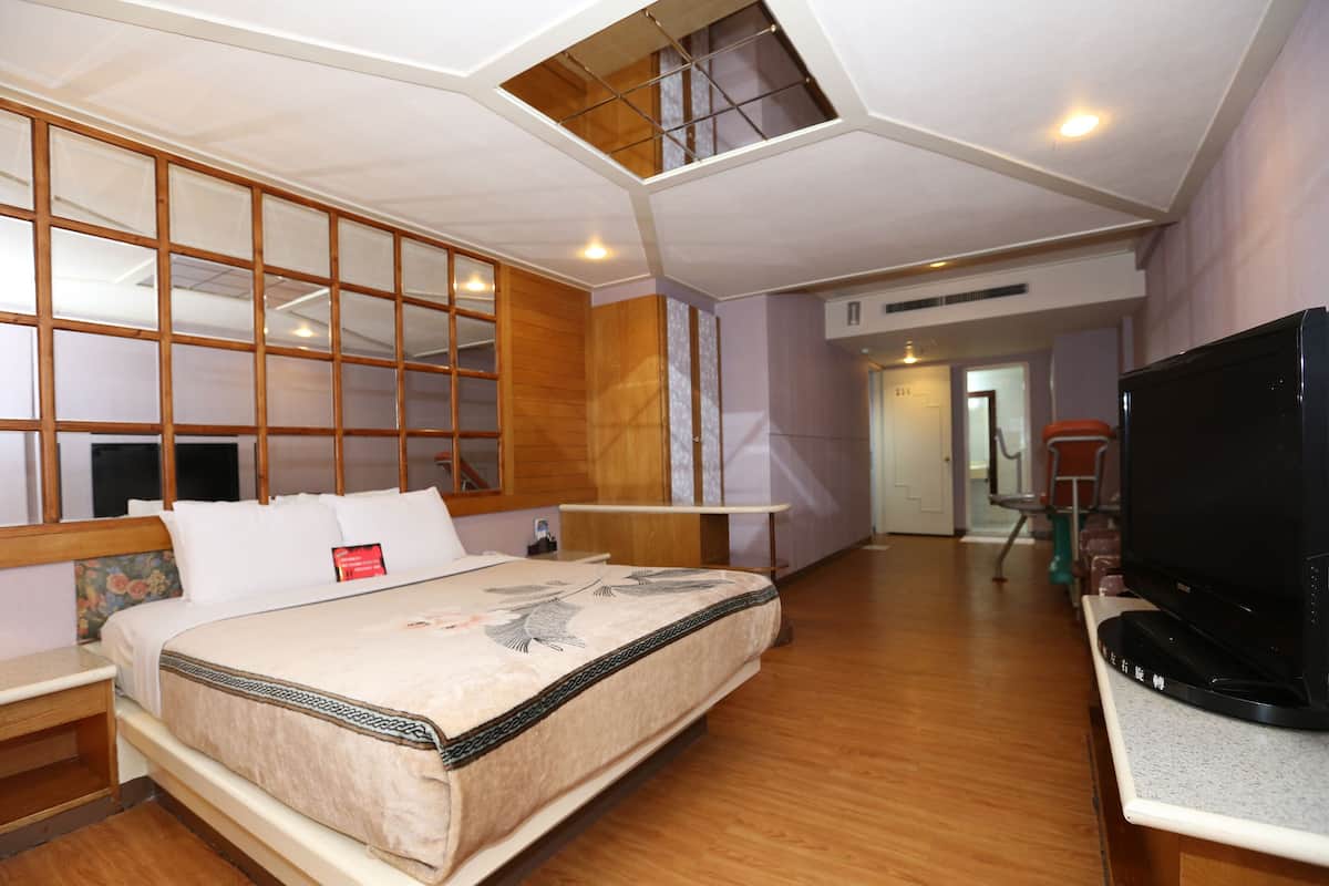 1 bedroom, minibar, desk, blackout curtains