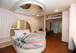 1 bedroom, minibar, desk, blackout curtains