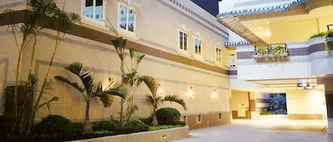 Fasade – kveld/natt