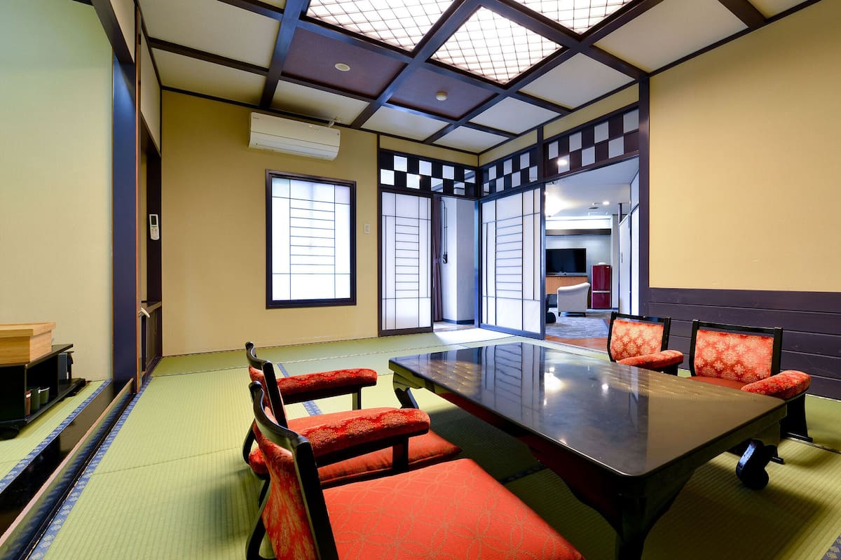 Suite Japanese-Western-Style Twin Room(YASURAGI) with Private Open Air Bath - Non-Smoking | Draps fournis