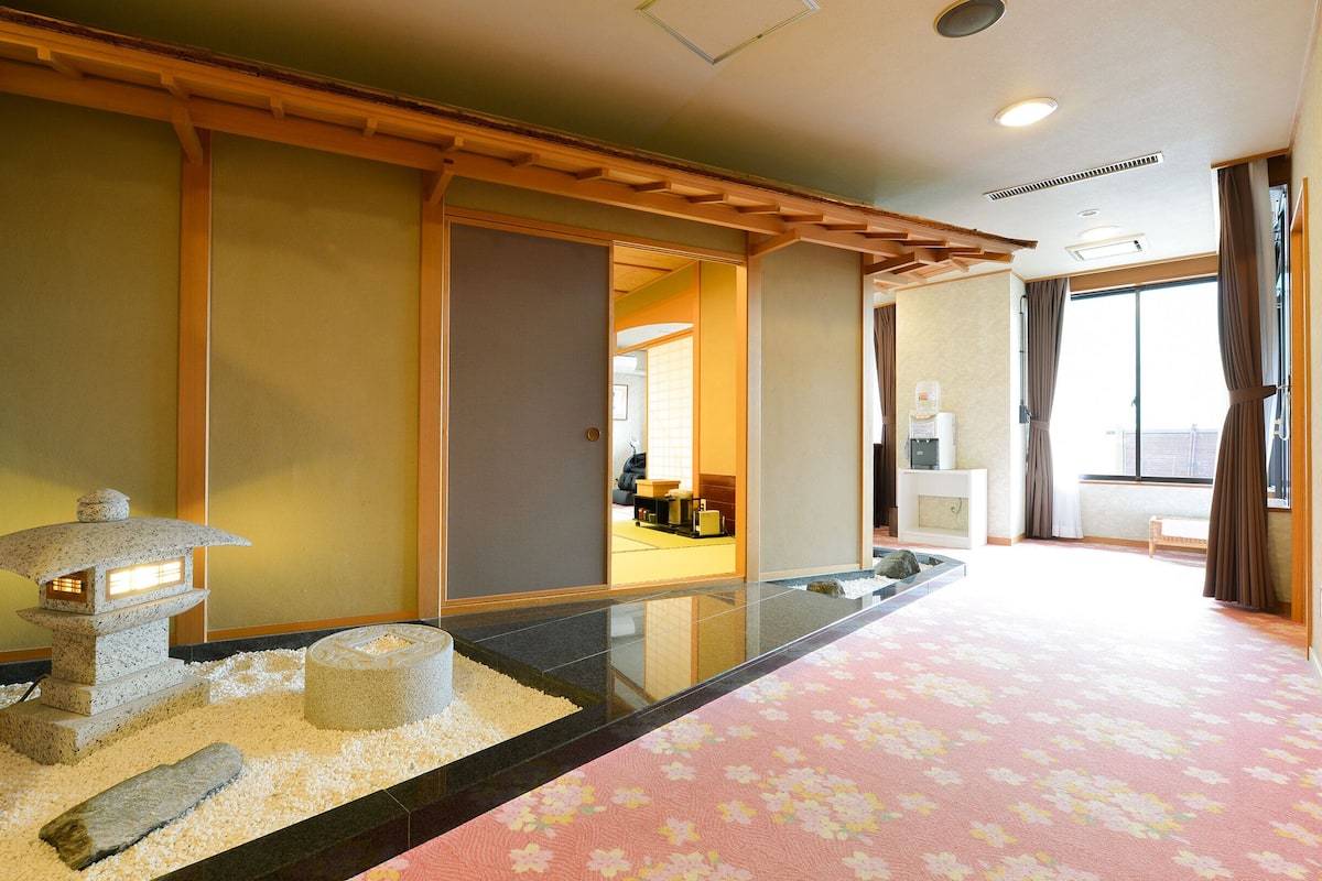 Suite Japanese-Western-Style Twin Room(HEISEI) with Private Open Air Bath -Indoor Bath - Non-Smoking | Draps fournis