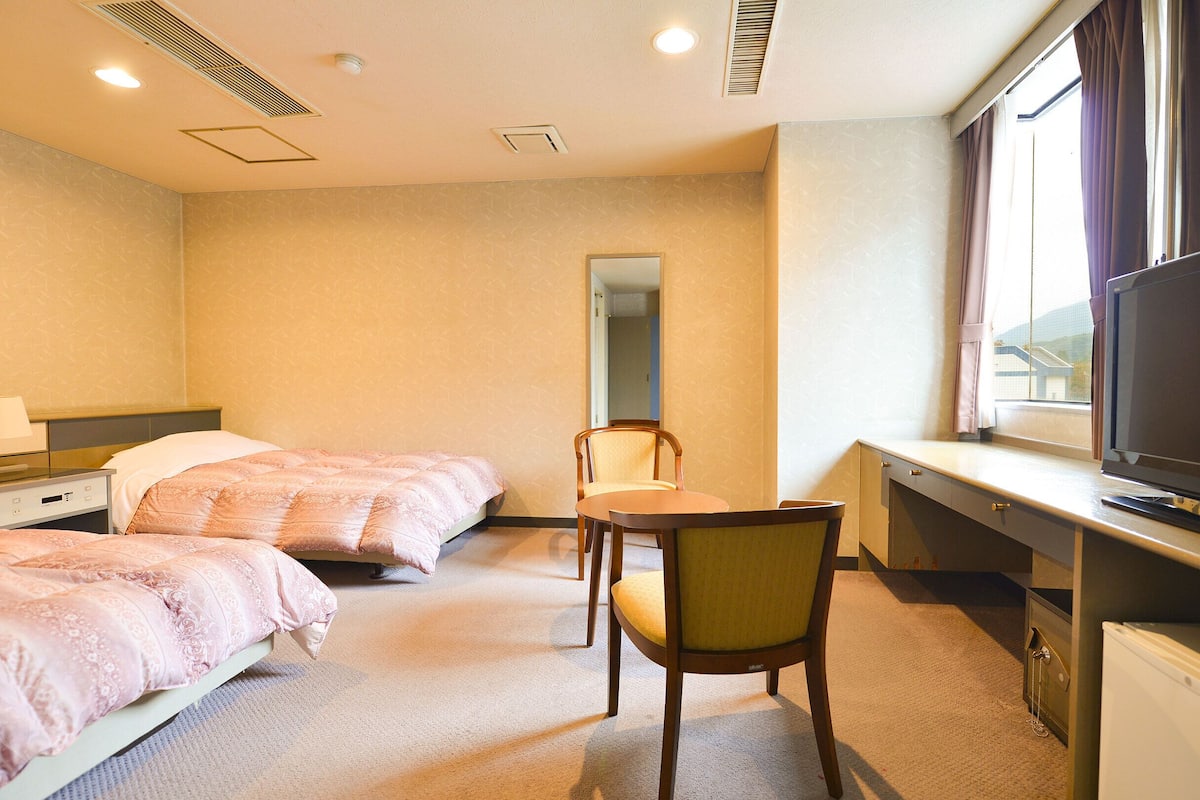 Chambre Standard avec lits jumeaux, non-fumeurs (No View - Indoor Bath) | Draps fournis