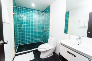 Bathroom - My Hotel Herrity (Bangkok)