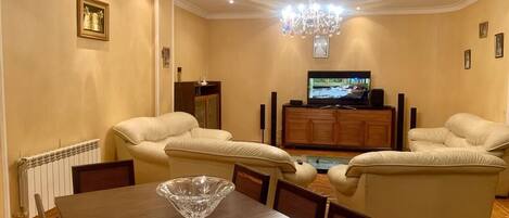 Family Apartment | Living room