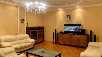 Family Apartment | Living room | Flat-screen TV