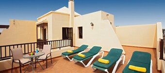 Delightful Costa Teguise Villa | 4 Bedrooms | Large Private Pool | Villa Ellen.
