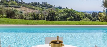 Elegant villa with pool 15 minutes from the beach of San Benedetto del Tronto