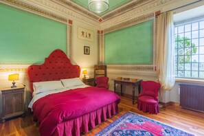 7 bedrooms, iron/ironing board, WiFi