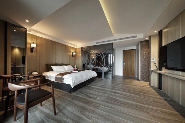 Deluxe Double Room (No meat products in the room) | Desk, blackout drapes, soundproofing, free WiFi - Doho confucius hotel (Caotun)