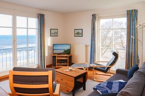 Unclassified image, 3 of 18, button