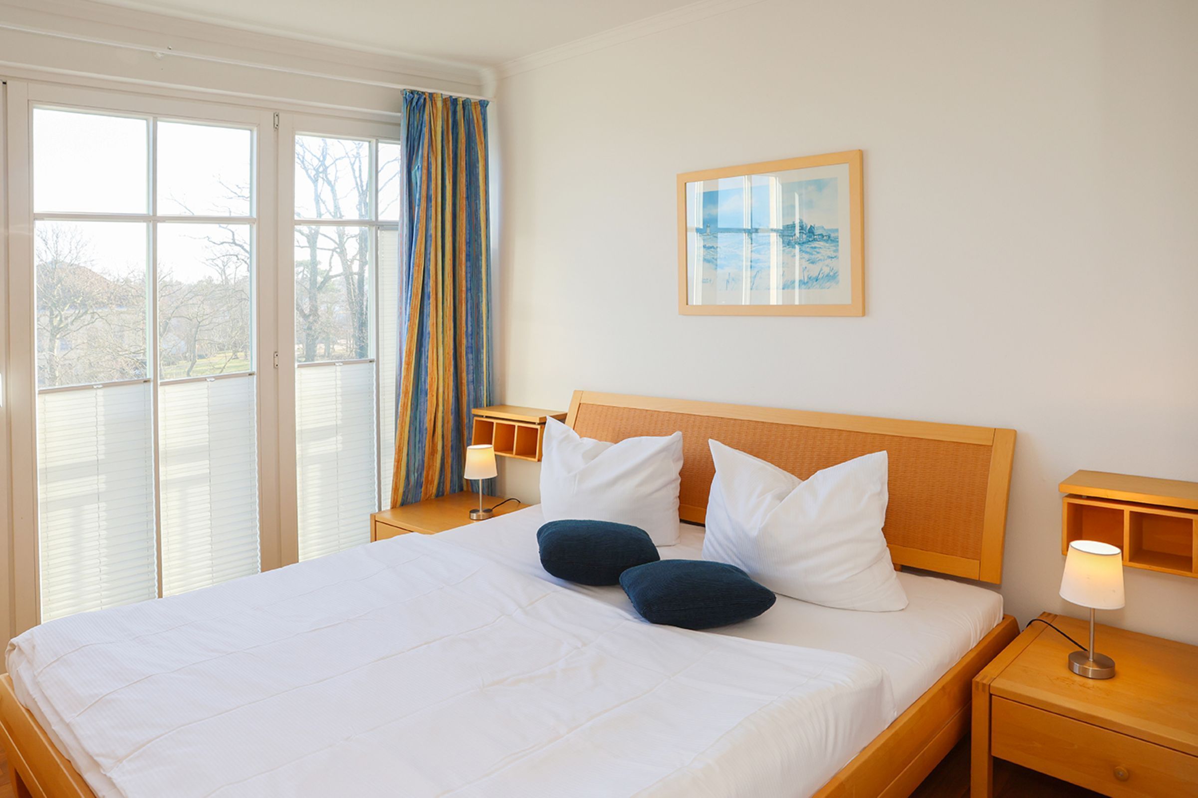 2 bedrooms, travel cot, WiFi, bed sheets