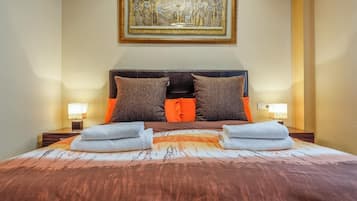 2 slaapkamers, een strijkplank/strijkijzer, internet, beddengoed