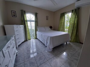 2 bedrooms, in-room safe, iron/ironing board, free WiFi - Queen’sPlaceNrBeach,WiFi,Prkg,Pool,Wsher/Dryer,View,SecurityNoFees (Ocho Rios)