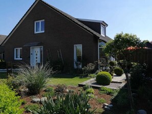 Unclassified image, 3 of 22, button