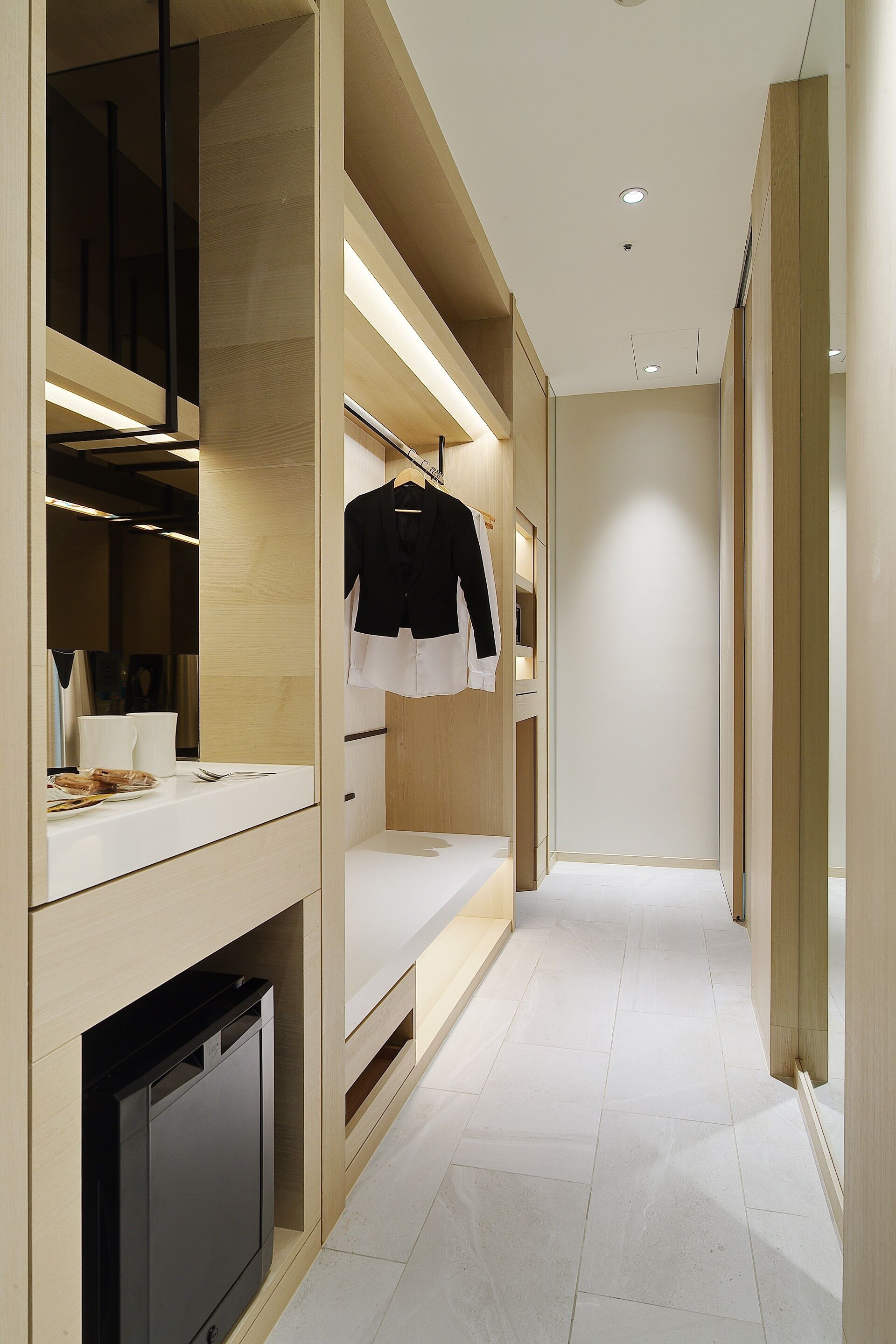 Habitación cuádruple superior | Edredones de plumas, caja fuerte, escritorio