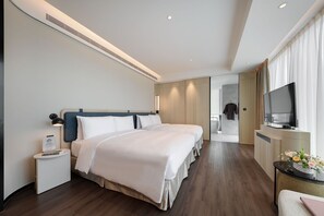 Couette en duvet d'oie, coffres-forts dans les chambres, bureau