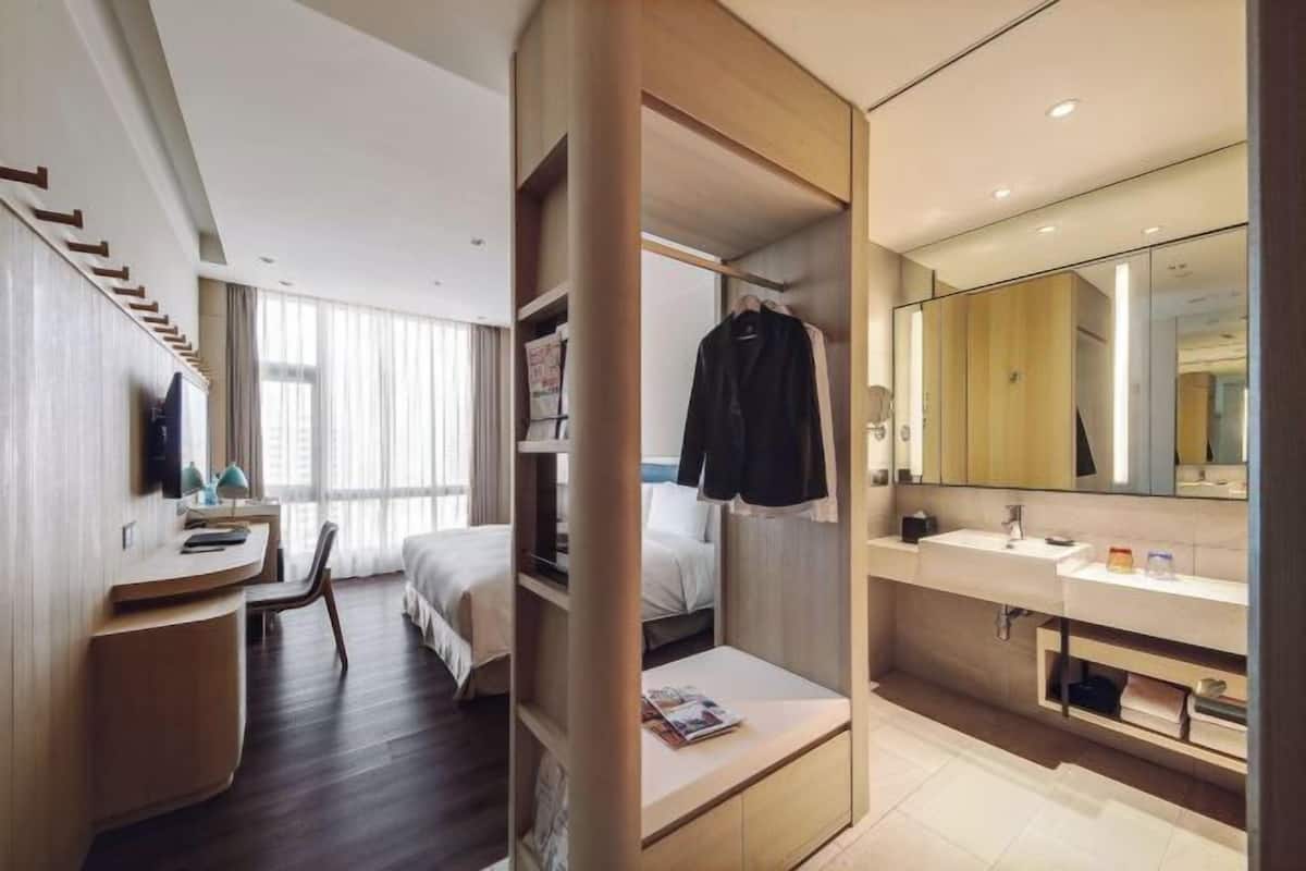 Couette en duvet d'oie, coffres-forts dans les chambres, bureau
