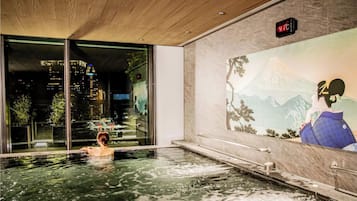 Bathtub spa indoor