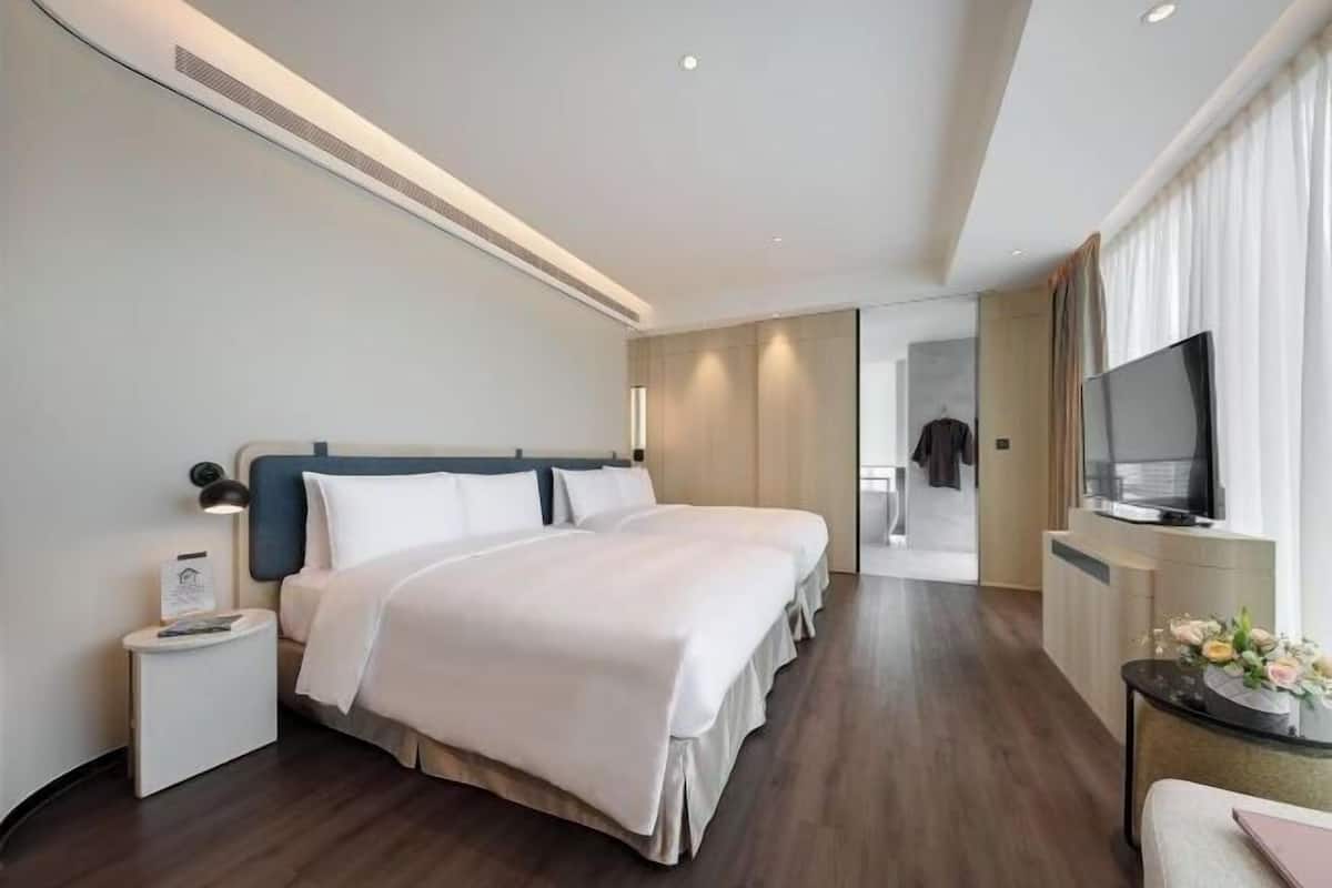 Couette en duvet d'oie, coffres-forts dans les chambres, bureau