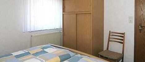 2 bedrooms, bed sheets