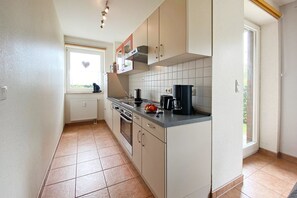 Kühlschrank, Mikrowelle, Ofen, Geschirrspüler