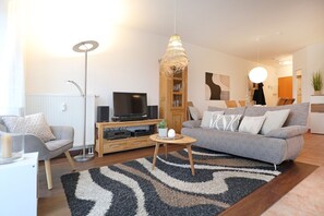 Unclassified image, 4 of 29, button