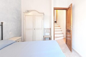 2 Schlafzimmer, Bügeleisen/Bügelbrett