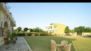 Garden - Anand Mahal Resort & Spa (Amer)