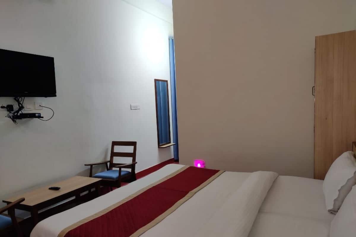 Deluxe Double Room | Free WiFi