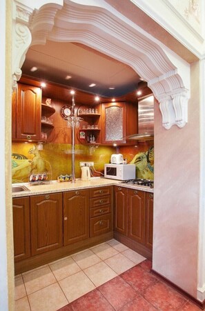 Fridge, microwave, oven, cookware/dishes/utensils - Exclusive 3 room VIP apartment next to Opera Building in the heart of Odessa  (Odessa)