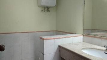 Apartment | Bathroom | Shower, towels