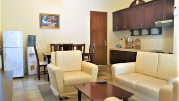 Standard Cottage, 2 Bedrooms | Desk, free WiFi, bed sheets